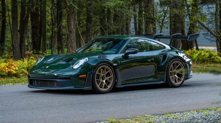 Porsche 911 GT3 RS 2025 chỉ mới chạy 29 km đã được bán chênh hơn 200%