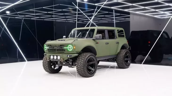 Ford Bronco mang dáng dấp quân đội đẹp mắt