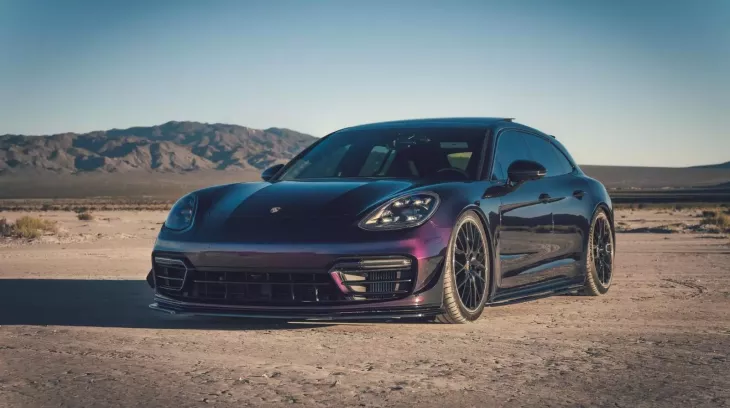 Không chỉ hiếm chiếc xe Porsche Panamera Turbo Sport Turismo này còn được chủ dán màu lạ