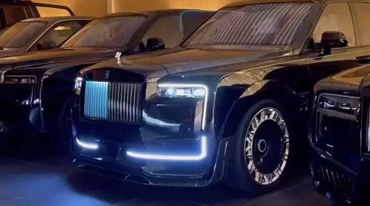 Chiếc Rolls-Royce Cullinan Astralis này chẳng khác gì mới được nhúng từ "nồi lẩu carbon" ra