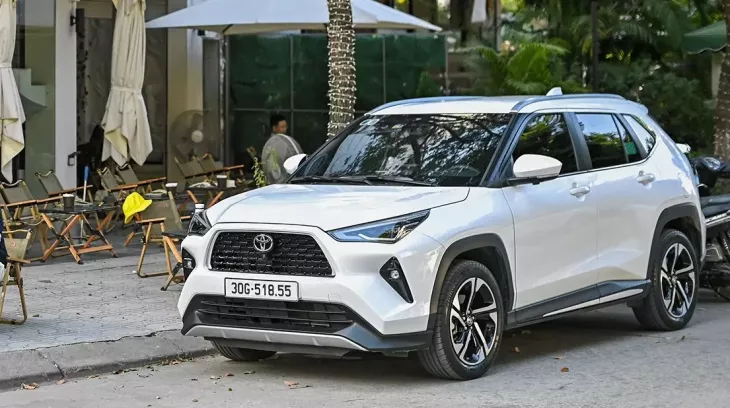 Phí ra biển ô tô ở Hà Nội và Tp. Hồ Chí Minh giảm còn 14 triệu đồng từ năm 2026