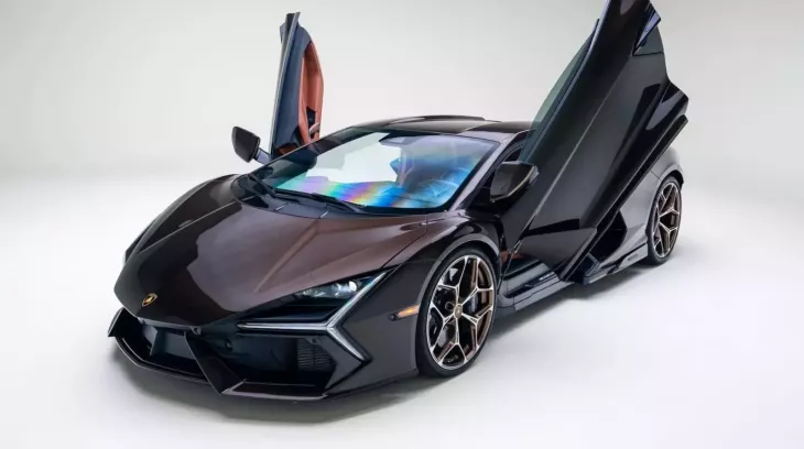 Bò tót Lamborghini Revuelto này có màu sơn hơn 200 triệu đồng, khách trả 17,1 tỷ đồng nhưng...