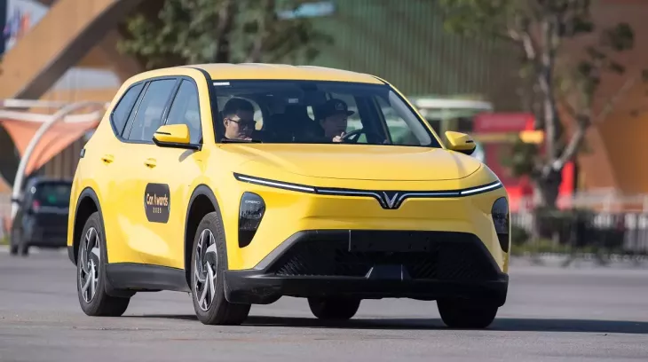 Mẫu MPV bán chạy nhất Việt Nam lập "cú ăn ba" tại Lễ trao giải Xe Của Năm 2026