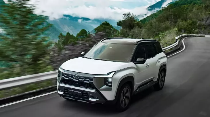 Doanh số SUV cỡ C tháng 12/2025: Tân binh Mitsubishi Destinator bám đuổi sát phía sau Mazda CX-5