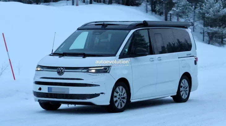 Phiên bản nâng cấp Volkswagen Multivan T7 2027 bị bắt gặp tại California, trang bị đèn pha lớn hơn