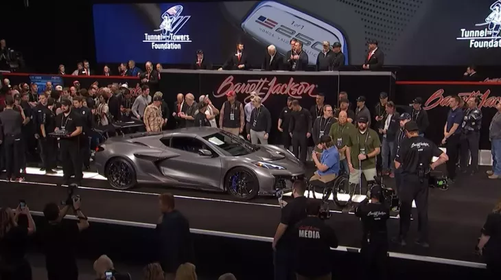 Chevrolet Corvette ZR1X VIN 001 được bán với giá 2,6 triệu USD, người mua không ai khác ngoài doanh nhân này