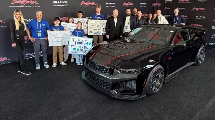 Chiếc Ford Mustang Dark Horse SC đầu tiên được bán với giá 1,25 triệu đô la