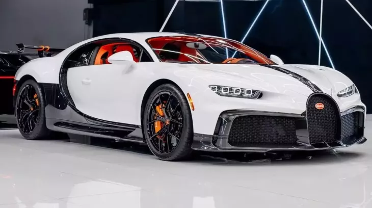 Đại lý xe hơi tại Miami muốn bán cho bạn chiếc Bugatti Chiron Pur Sport