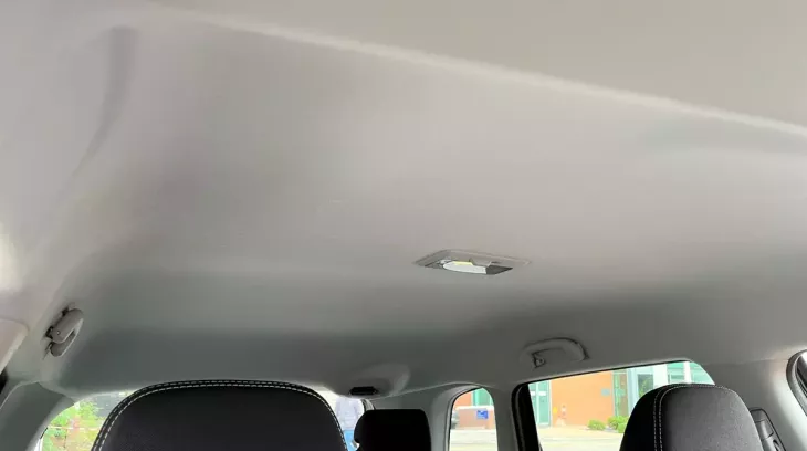 Vật liệu nào là tốt nhất để bọc trần xe ô tô?