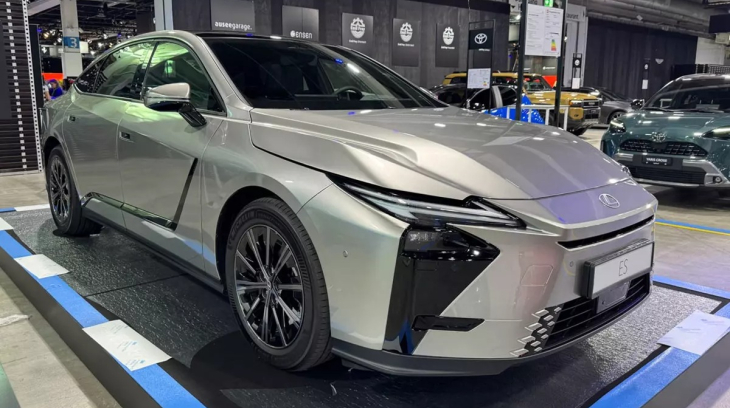 Sedan hạng sang Lexus ES thế hệ mới được hé lộ lịch bán ở Việt Nam