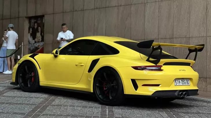 Porsche 911 GT3 RS màu vàng Racing Yellow độc nhất Việt Nam