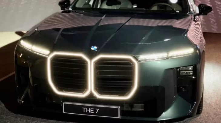 Bộ đôi BMW X5 và 7-Series đời mới rò rỉ "ảnh nóng" trước khi ra mắt trong tương lai gần