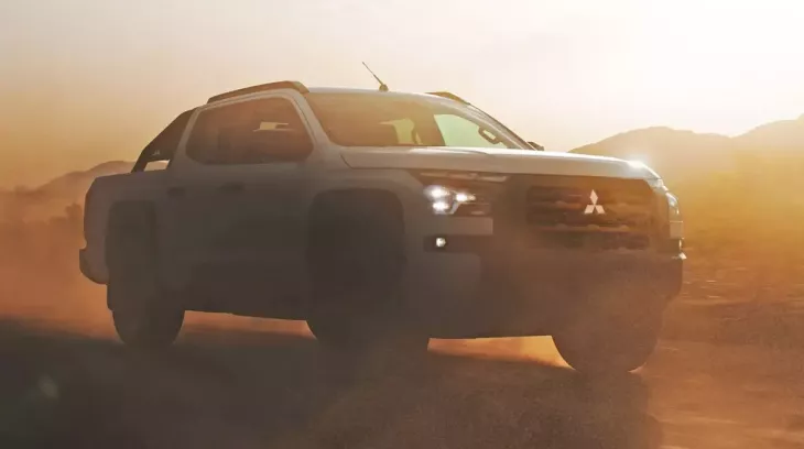 Mitsubishi Triton sắp có thêm phiên bản đậm chất off-road hơn, lấy cảm hứng từ xe đua đường trường