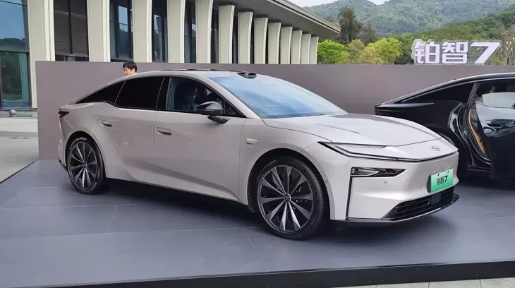 Sedan cỡ lớn với giá chỉ hơn 500 triệu Toyota bZ7 nhận 3.100 đơn hàng chỉ sau 1 tiếng ra mắt