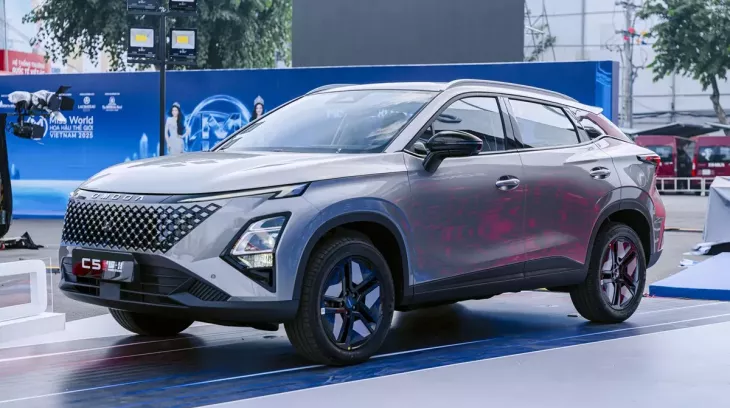 Omoda C5 SHS-H ra mắt Việt Nam, chỉ "ăn" 4,9 lít xăng/100 km, giá ưu đãi từ 599 triệu đồng