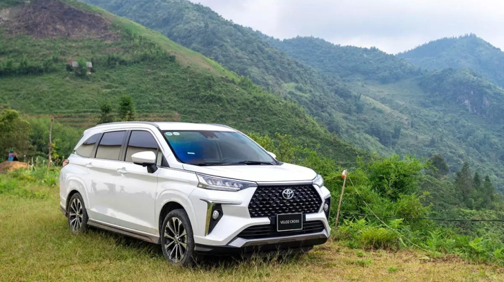 Toyota Veloz Cross được ưu đãi đến 114 triệu đồng trong tháng 4/2026, các đối thủ phải dè chừng