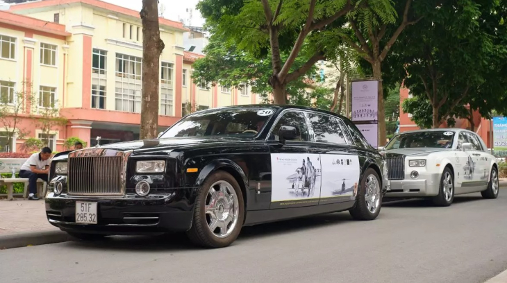 Cặp đôi Rolls-Royce Phantom hơn 20 năm tuổi vẫn băng đèo xuyên Việt ầm ầm
