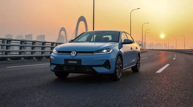 Volkswagen ra mắt sedan cỡ nhỏ mới, giá rẻ nhưng trang bị "xịn sò" như ô tô điện