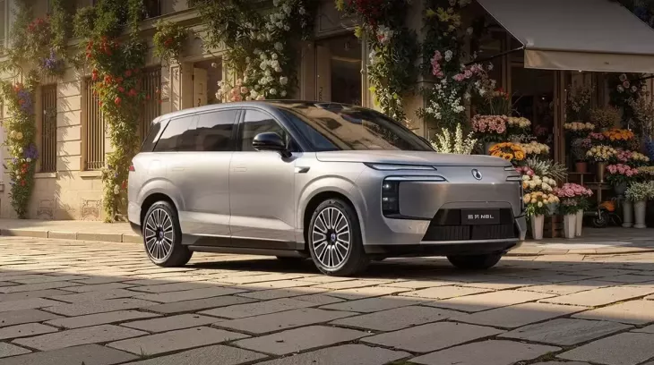 BYD mở bán SUV cỡ lớn Denza N8L phiên bản sạc nhanh mới, chạy 430 km mà không tốn xăng