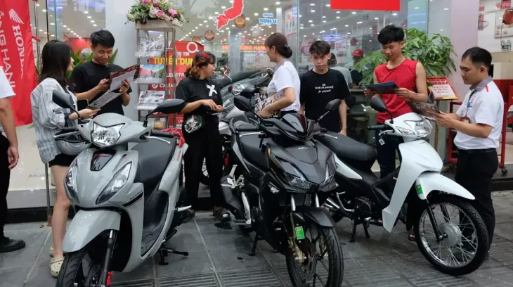 Người Việt mua hơn 700.000 chiếc xe máy trong 3 tháng đầu năm 2026