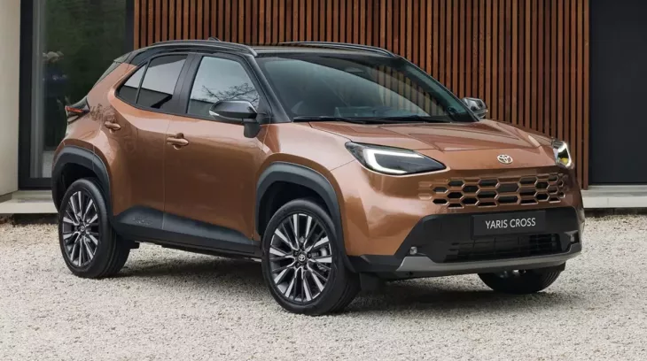 Toyota Yaris Cross 2026 ra mắt với lưới tản nhiệt như Lexus RX, chỉ dùng động cơ hybrid