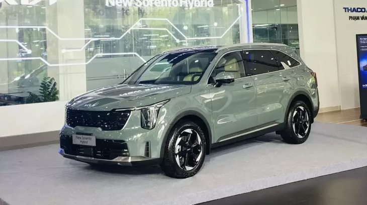 Kia Sorento Hybrid đời mới nhất được trưng bày tại Việt Nam, giao xe vào tháng 8, giá khoảng 1,6 tỷ đồng