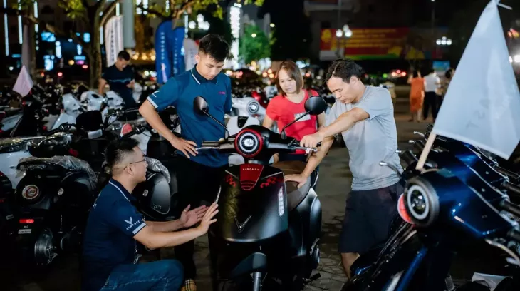 Người dùng yên tâm chạy xe máy điện “tẹt ga” nhờ hạ tầng và hậu mãi 5 sao của VinFast