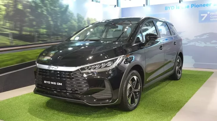 Mẫu MPV 7 chỗ BYD M6 đang bán ở Việt Nam có thêm phiên bản chỉ tiêu thụ 1,53 lít xăng/100 km