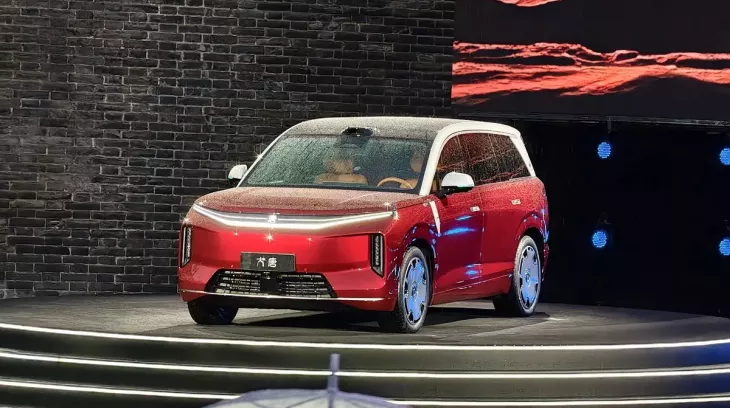 SUV cỡ lớn BYD Datang chính thức được bán ra thị trường, có thể chạy 950 km và sạc nhanh như chớp