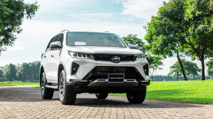 Toyota Fortuner tại Việt Nam bị cắt bản máy dầu, chỉ còn bản máy xăng, giá từ 1,19 tỷ đồng