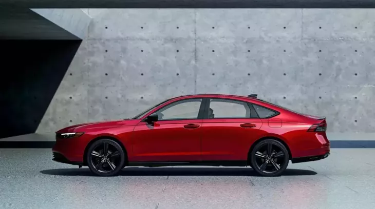 Doanh số xe hybrid của Honda lập kỷ lục mới khi giá xăng leo thang