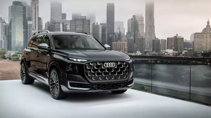 Chỉ sau 1 lần lái thử, sếp Audi đã "gạt phăng" chi tiết này khỏi thiết kế cuối cùng của SUV hạng sang Q9