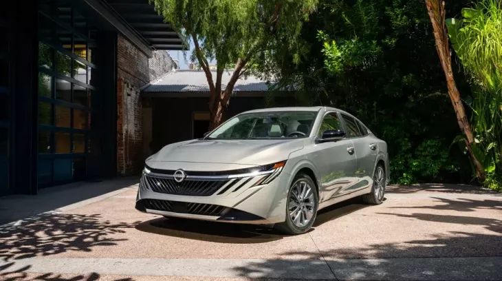 Nissan Sentra 2027 trình làng, thêm hộp số CVT cải tiến, đối đầu Honda Civic và Mazda3