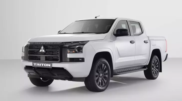 Mitsubishi Triton tại Việt Nam có thêm phiên bản 4WD AT Premium mới, giá từ 782 triệu đồng