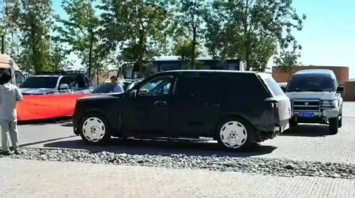 Lộ diện cặp đôi xe siêu sang của BYD, cạnh tranh với Rolls-Royce Phantom và Cullinan