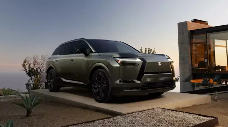 SUV hạng sang Lexus TZ sẽ bán ở Việt Nam được công bố giá bán