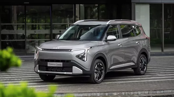 Kia Carens Clavis chính thức ra mắt Việt Nam, được định vị như bản cao cấp hơn của Carens, giá từ 639 triệu đồng