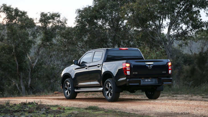 Mazda BT-50 2.2L Standard MT