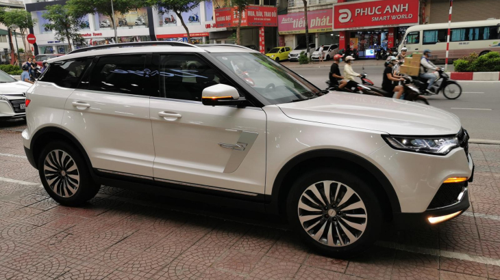 Zotye Z8