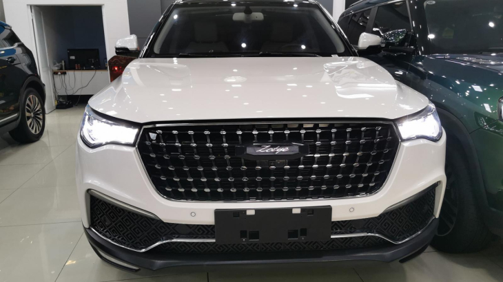 Zotye Z8
