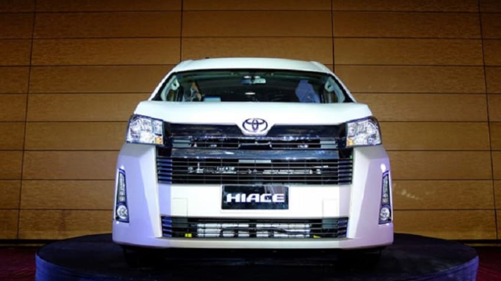 Giá xe Toyota Hiace 2022 mới nhất tại Việt Nam