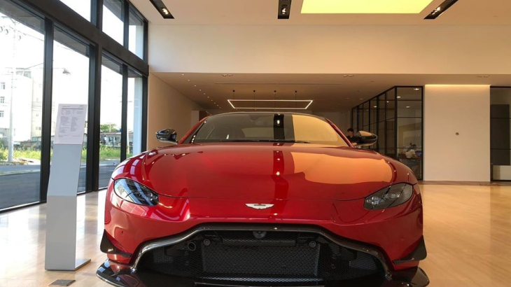 Aston Martin Vantage