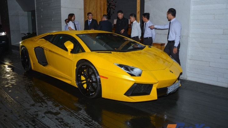Lamborghini Aventador LP700-4