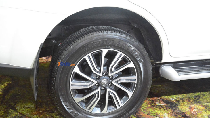 Nissan Terra 2.5L V 4WD 7AT