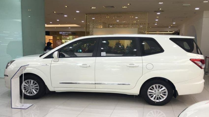 Ssangyong Stavic MT-STD 9P