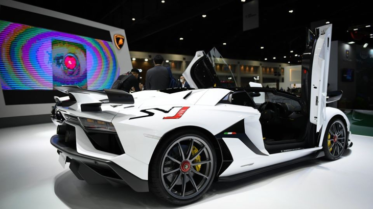 Lamborghini Aventador SVJ Roadster