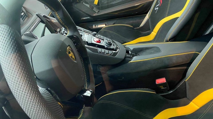 Lamborghini Aventador SVJ Roadster