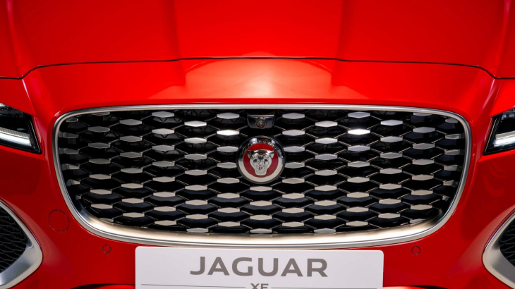 Jaguar XF 2.0 R-Dynamic SE (300PS)