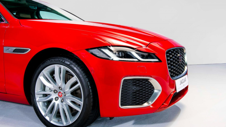 Jaguar XF 2.0 R-Dynamic SE (300PS)