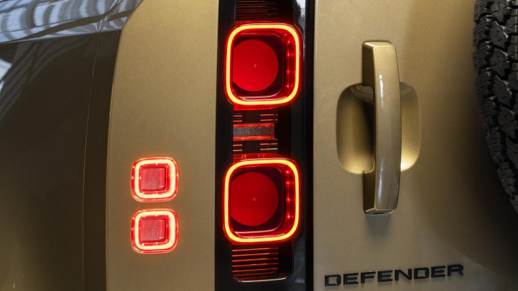 Land Rover Defender 90 SE